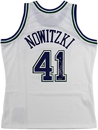 Dirk Nowitzki İmzalı Dallas Mavericks Mitchell & Ness Swingman Gerileme Beyaz NBA Forması - İmzalı NBA Formaları